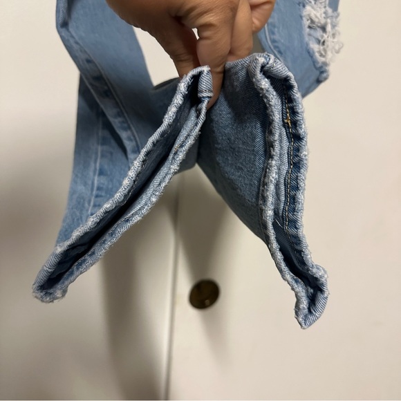 Levi's Women's Wedgie Fit Straight Leg distressed Jeans Size 25 - Picture 9 of 11